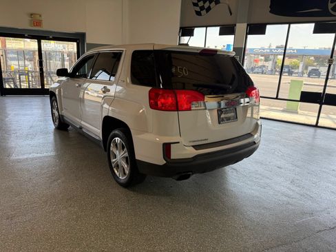 Used 2017 GMC Terrain SLE FWD image 5