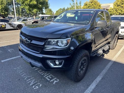 Used 2017 Chevrolet Colorado Z71 w/ Z71 Midnight Edition AWD/4WD image 2