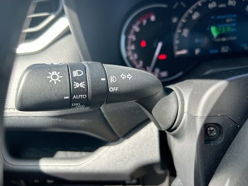 Certified 2025 Toyota RAV4 XLE Premium FWD image 20