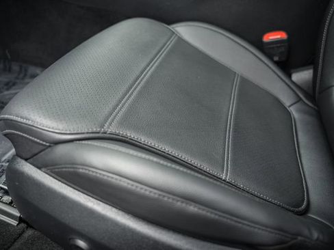 Used 2024 Mercedes-Benz C 300 4MATIC Sedan image 33