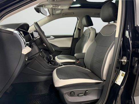 New 2026 Volkswagen Taos SE AWD/4WD image 17