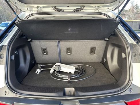 Used 2022 Chevrolet Bolt EUV LT w/ Convenience Package image 14