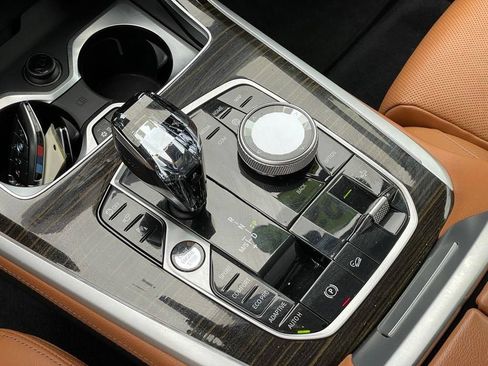 Used 2021 BMW X7 xDrive40i w/ M Sport Package AWD/4WD image 20