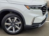 New 2025 Honda Pilot Elite image 3