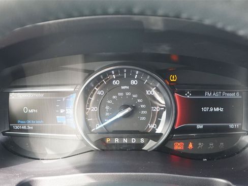 Used 2017 Ford Explorer XLT w/ Equipment Group 202A FWD image 18