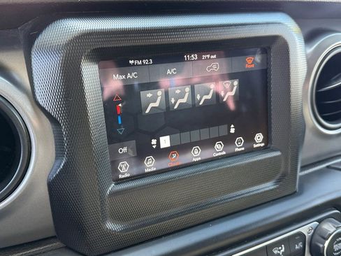 Used 2022 Jeep Wrangler Sport image 24