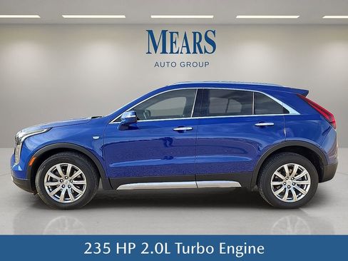 Used 2022 Cadillac XT4 Premium Luxury w/ Safety Alert Package image 3