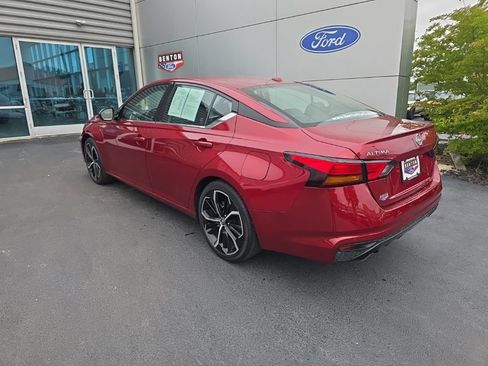 Used 2023 Nissan Altima 2.5 SR FWD image 9