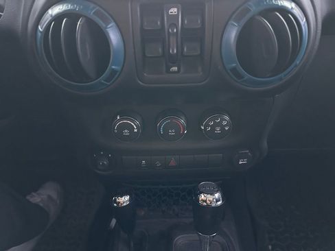 Used 2015 Jeep Wrangler Unlimited Sport w/ Power Convenience Group image 18