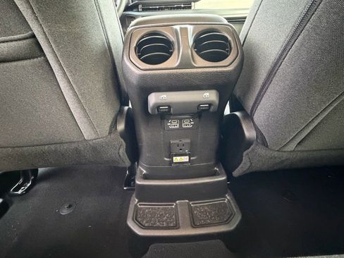 Certified 2025 Jeep Wrangler Unlimited Sahara image 31