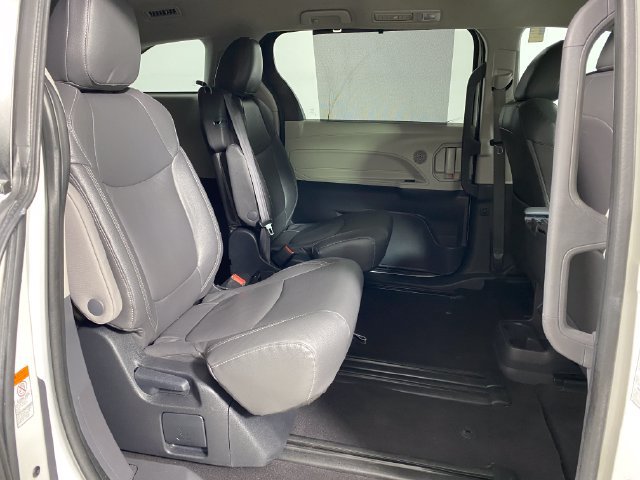 Used 2023 Toyota Sienna LE FWD image 10