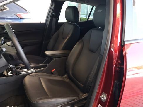 Used 2024 Buick Encore GX Sport Touring AWD/4WD image 14