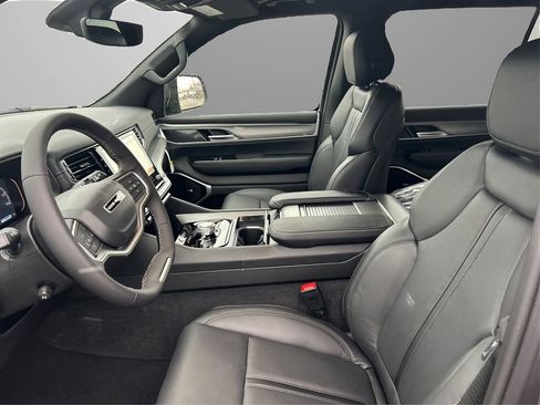 New 2026 Jeep Grand Wagoneer Limited image 9