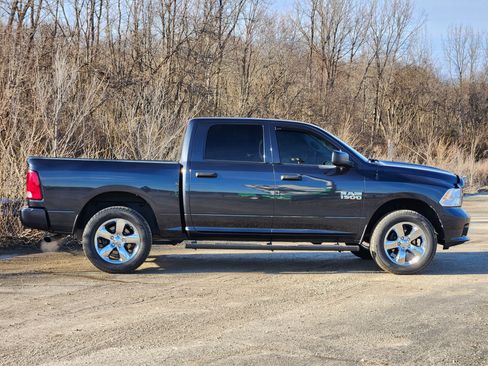 Used 2018 RAM 1500 Express image 17