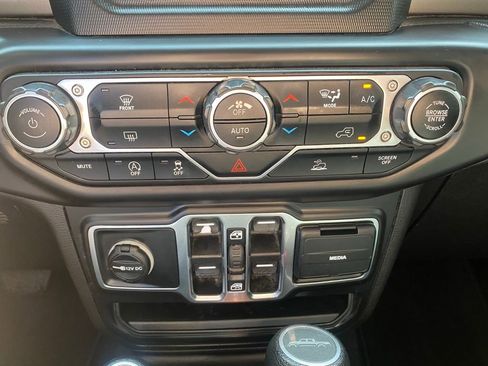 Used 2021 Jeep Gladiator Sport AWD/4WD image 21
