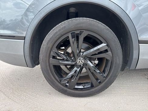 Used 2023 Volkswagen Tiguan SE R-Line FWD image 23