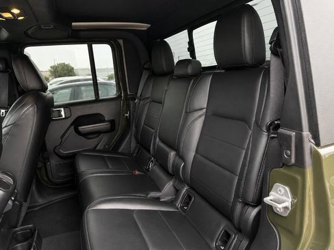 Used 2022 Jeep Gladiator Sport AWD/4WD image 5