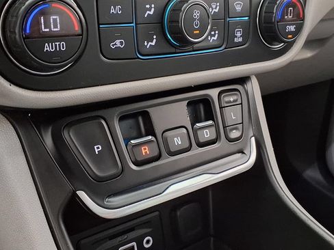 Used 2020 GMC Terrain SLT w/ Preferred Package AWD/4WD image 9