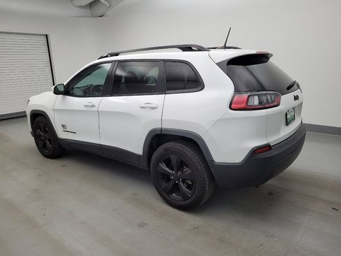 Used 2021 Jeep Cherokee Latitude FWD image 3