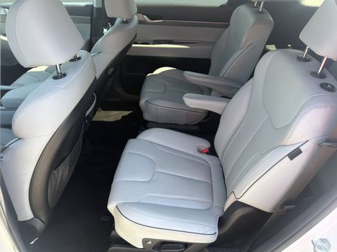 Certified 2025 Hyundai Palisade SEL FWD image 28