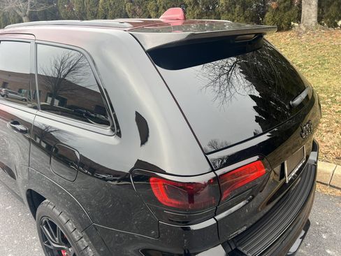 Used 2018 Jeep Grand Cherokee SRT image 96