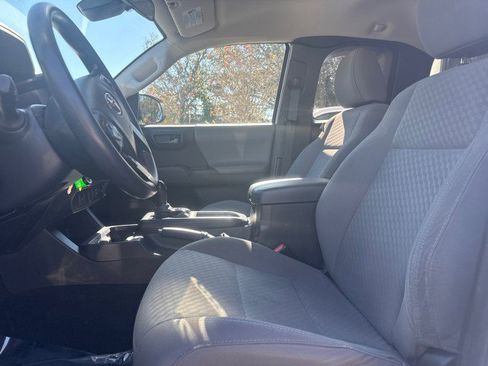 Used 2022 Toyota Tacoma SR image 11