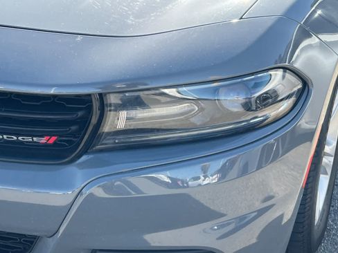 Used 2018 Dodge Charger SXT image 11
