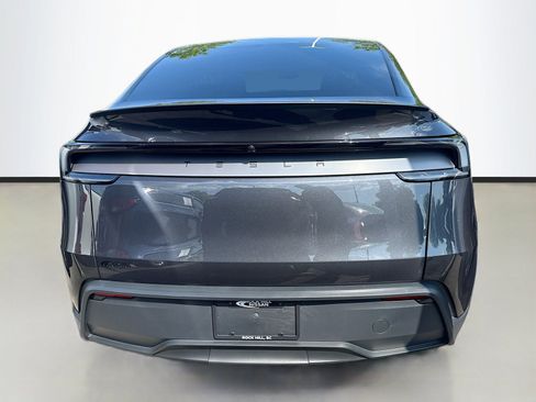 Used 2026 Tesla Model Y 2WD image 7
