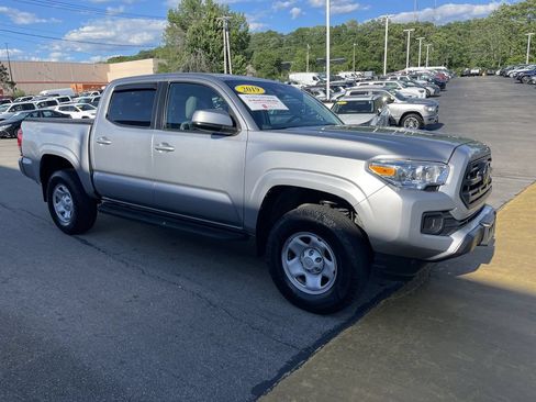 Used 2019 Toyota Tacoma SR w/ SR Convenience Package AWD/4WD image 6