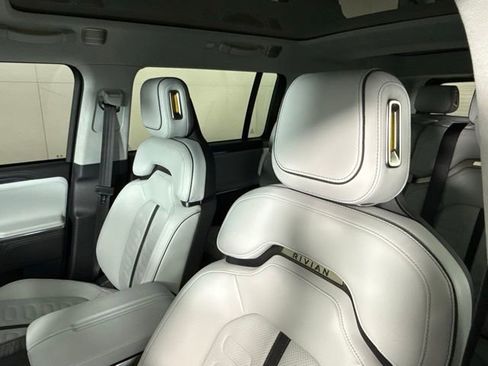 Used 2023 Rivian R1S Launch Edition image 14