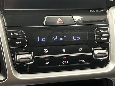 Used 2021 Kia Sorento S FWD image 21
