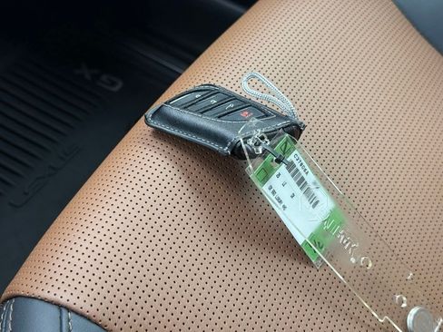 Certified 2025 Lexus GX 550 w/ Accessory Package (2T) AWD/4WD image 39
