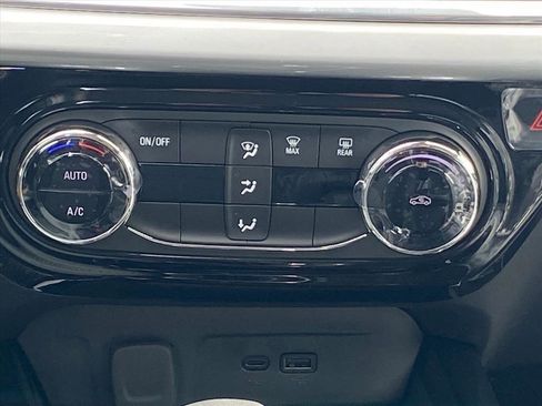 New 2026 Chevrolet Trax LT image 11