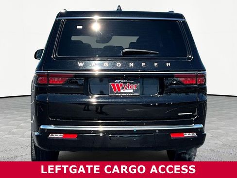 Used 2024 Jeep Wagoneer L Series II w/ Flexible Seating Group AWD/4WD image 5