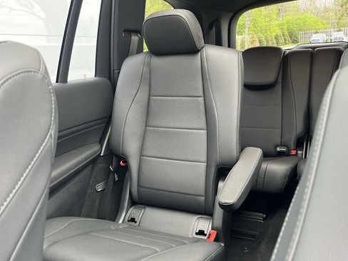 Used 2022 Mercedes-Benz GLS 450 4MATIC image 34