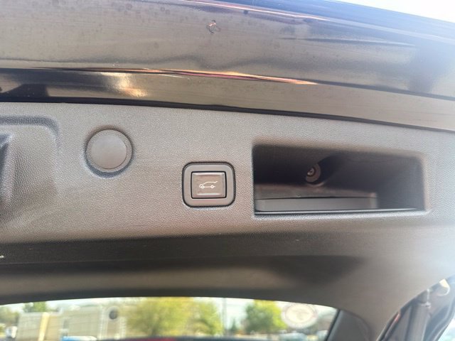 Used 2020 Chevrolet Equinox LT FWD image 28