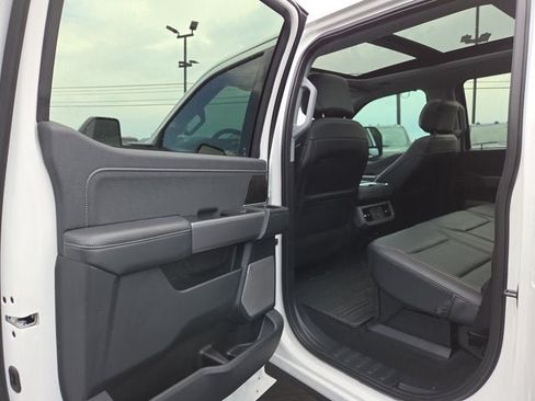 Used 2025 Ford F250 Lariat w/ Lariat Ultimate Package AWD/4WD image 12