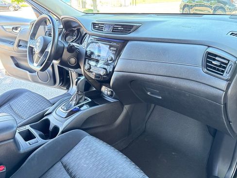 Used 2017 Nissan Rogue SV FWD image 34