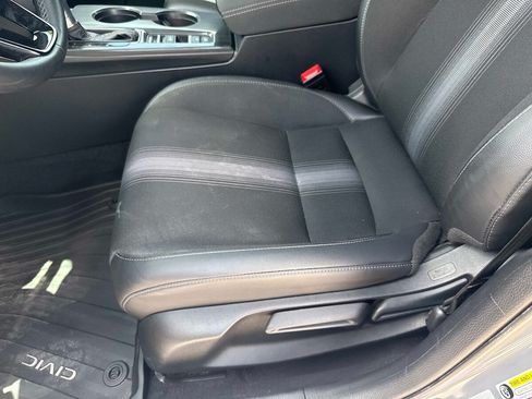 Certified 2025 Honda Civic Sport image 18