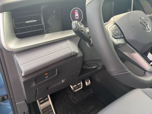 New 2026 Volkswagen Tiguan SE R-Line AWD/4WD image 36