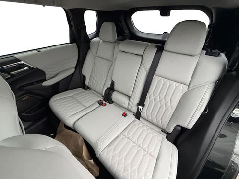 New 2026 Mitsubishi Outlander SEL image 14
