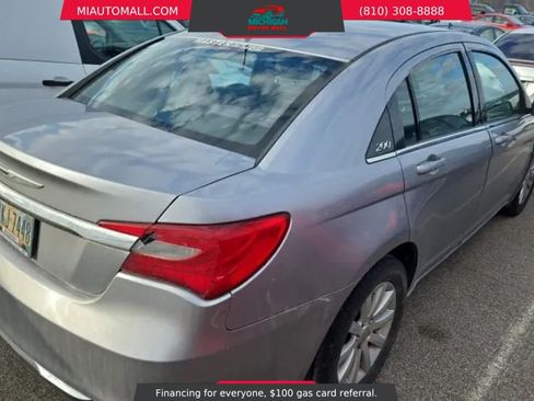 Used 2013 Chrysler 200 Touring FWD image 5