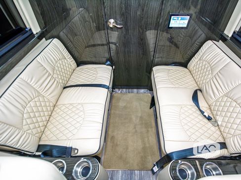 Used 2022 Mercedes-Benz Sprinter 2500 image 10