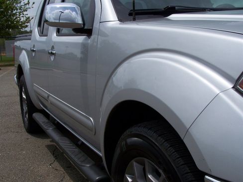 Used 2019 Nissan Frontier SL image 38