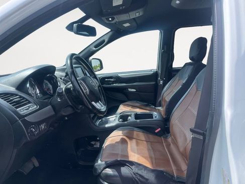 Used 2019 Dodge Grand Caravan GT image 9