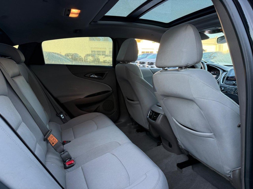 Used 2021 Chevrolet Malibu LT FWD image 10