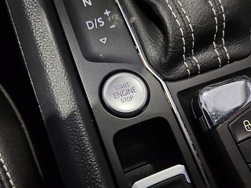 Certified 2023 Volkswagen Atlas SE image 19