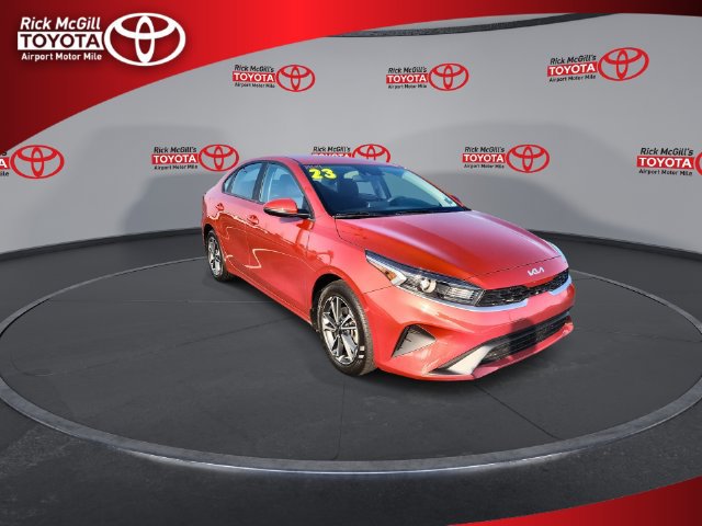 Used 2023 Kia Forte LXS w/ LXS Technology Package FWD image 2