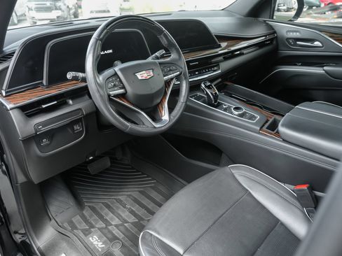 Used 2023 Cadillac Escalade ESV Premium Luxury RWD image 16