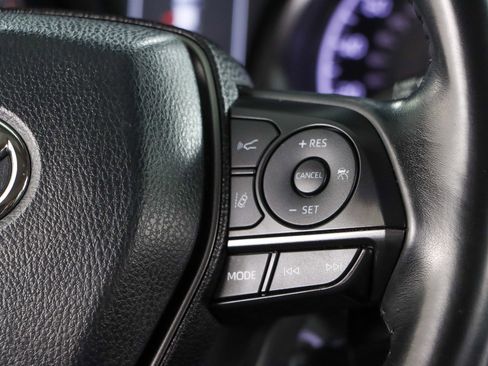 Used 2022 Toyota Camry SE FWD image 14